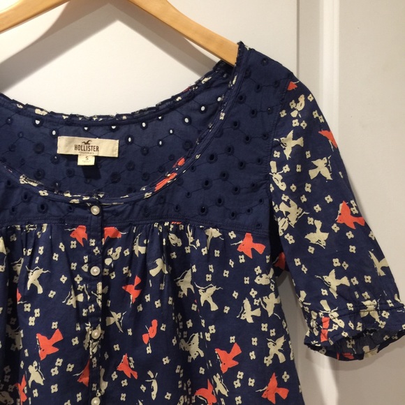 Hollister Crop Top Navy w Bird Print Eyelet Small - Picture 2 of 6